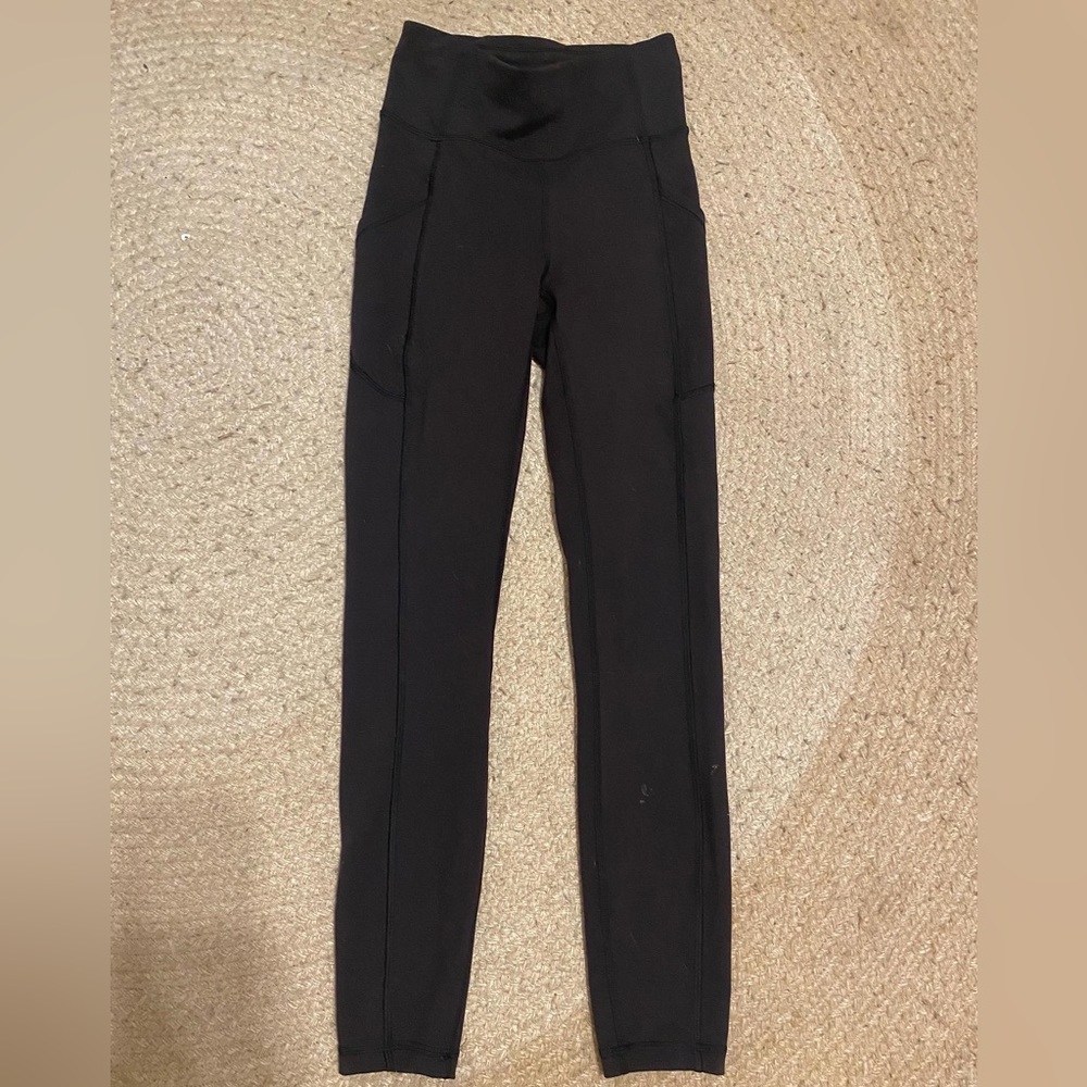 Lululemon leggings in great condition! 28’ inseam